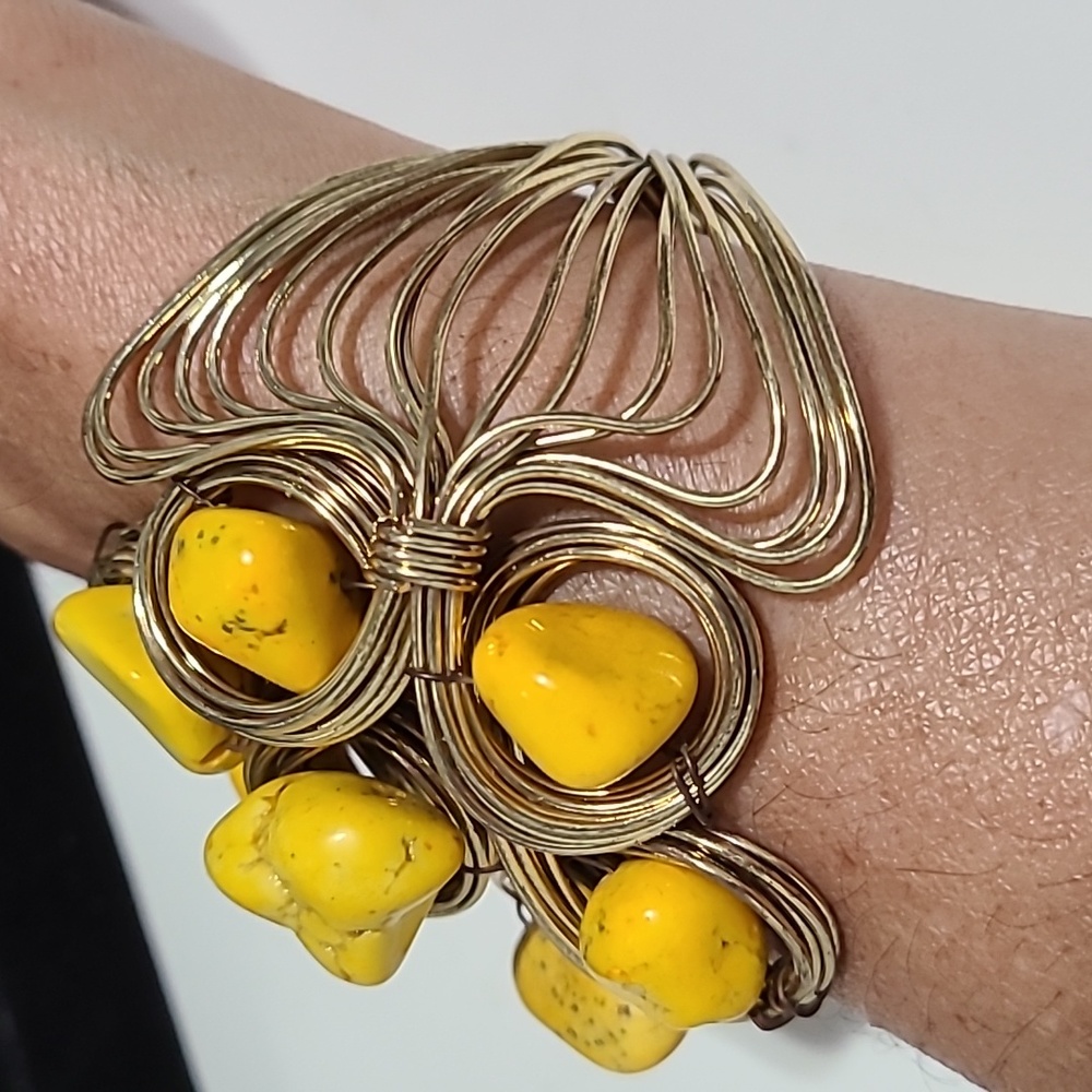 Vintage bracelet gold tone with yellow stones